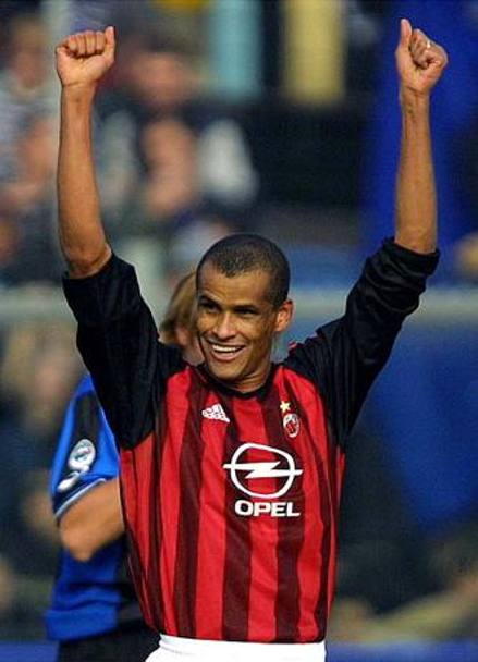 Nel 2002-2003 è al Milan. Ha appena vinto il Mondiale ma coi rossoneri non va alla grande. In compenso vince Coppa Italia e Champions League... Ansa